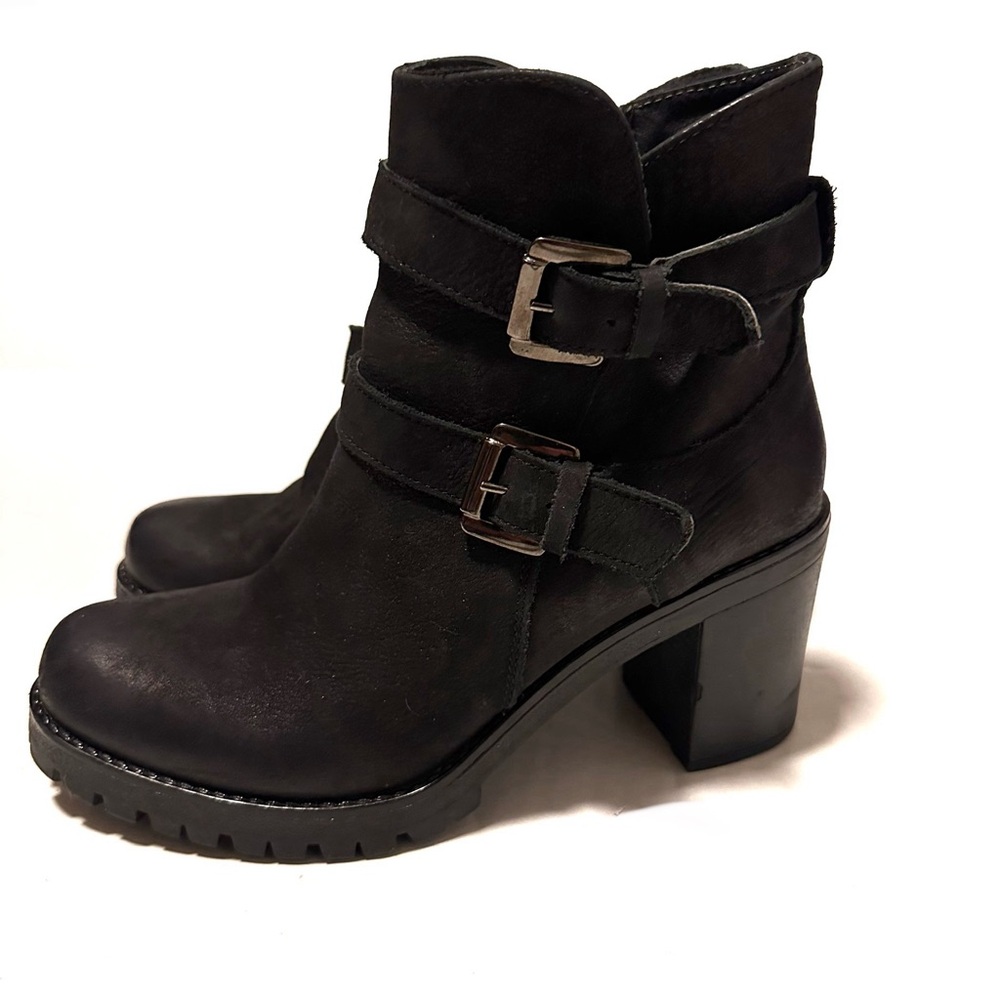 Bata Italian Design Block Heel Buckle Boots